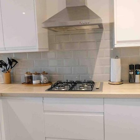 Garden Of Eden 1 Bedroom Flat In Fishponds Bristol Bagian luar foto