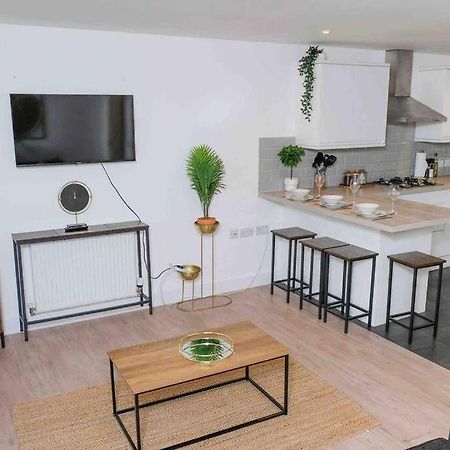Garden Of Eden 1 Bedroom Flat In Fishponds Bristol Bagian luar foto