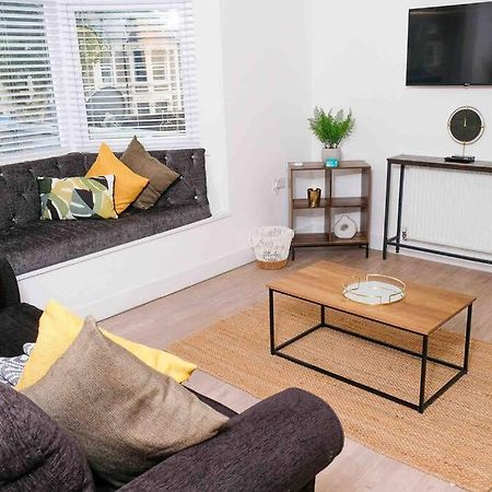 Garden Of Eden 1 Bedroom Flat In Fishponds Bristol Bagian luar foto