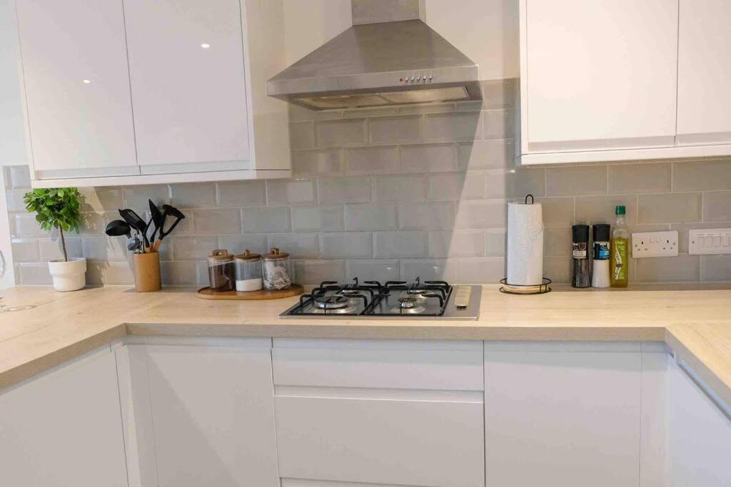 Garden Of Eden 1 Bedroom Flat In Fishponds Bristol Bagian luar foto