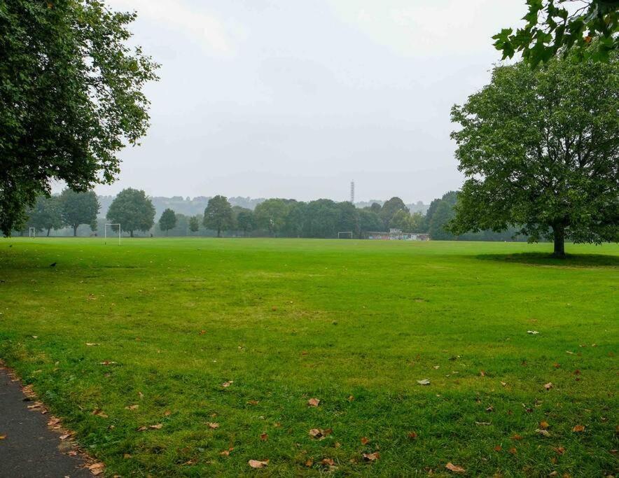 Garden Of Eden 1 Bedroom Flat In Fishponds Bristol Bagian luar foto