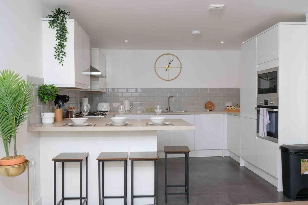 Garden Of Eden 1 Bedroom Flat In Fishponds Bristol Bagian luar foto